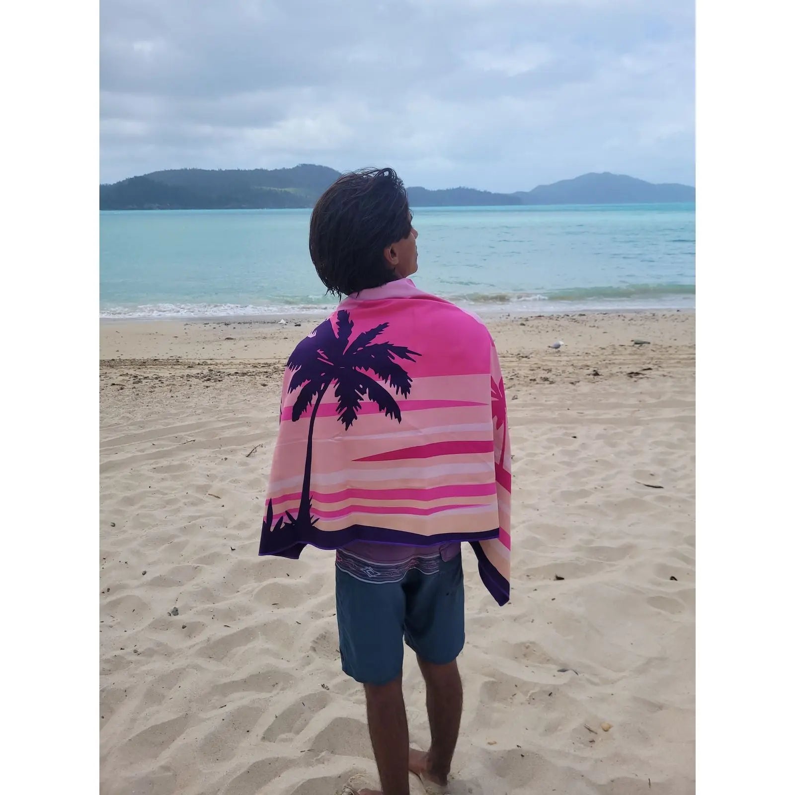 Mindil Beach Towel & Pouch Newlyfe