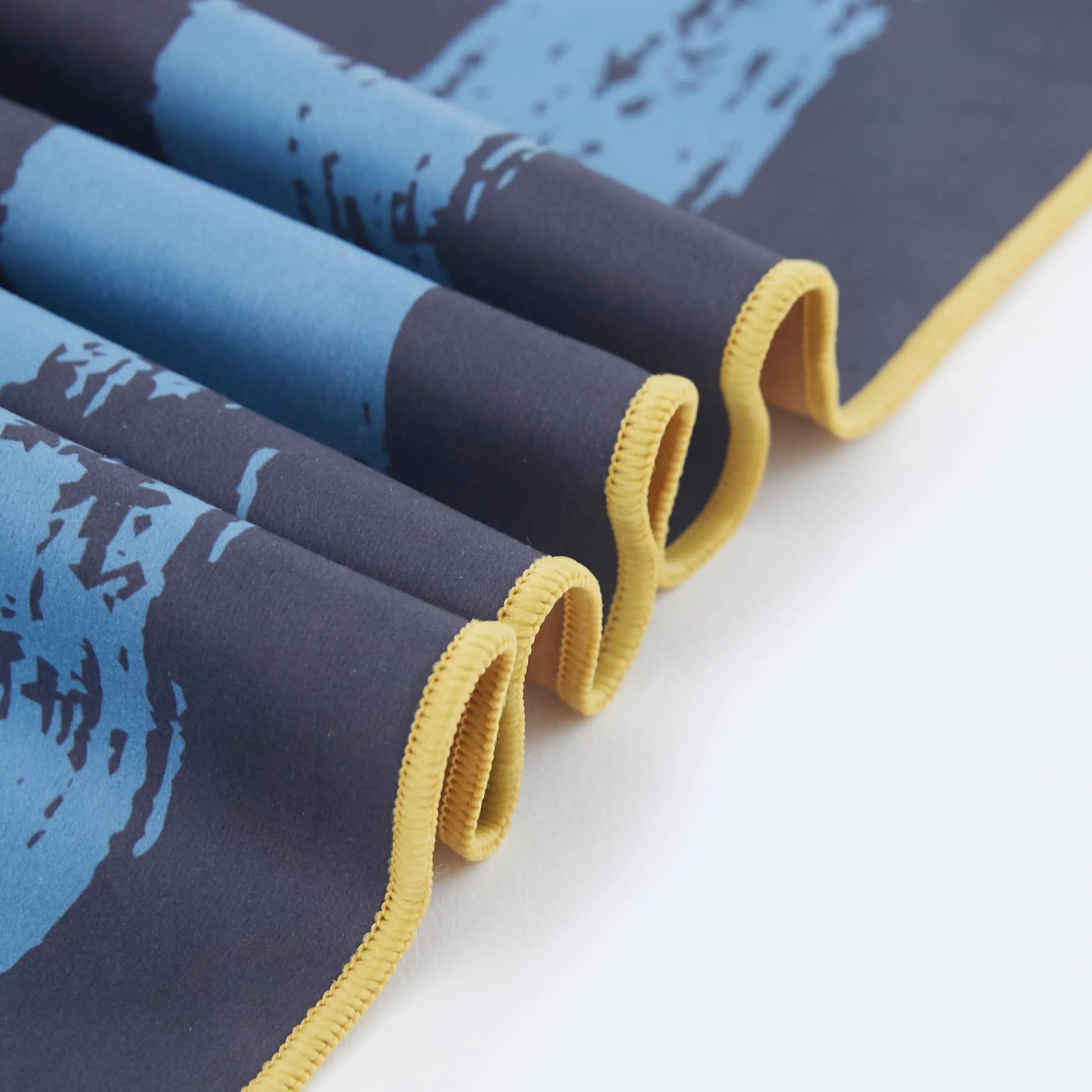 Freshwater XL Beach Towel & Pouch Newlyfe