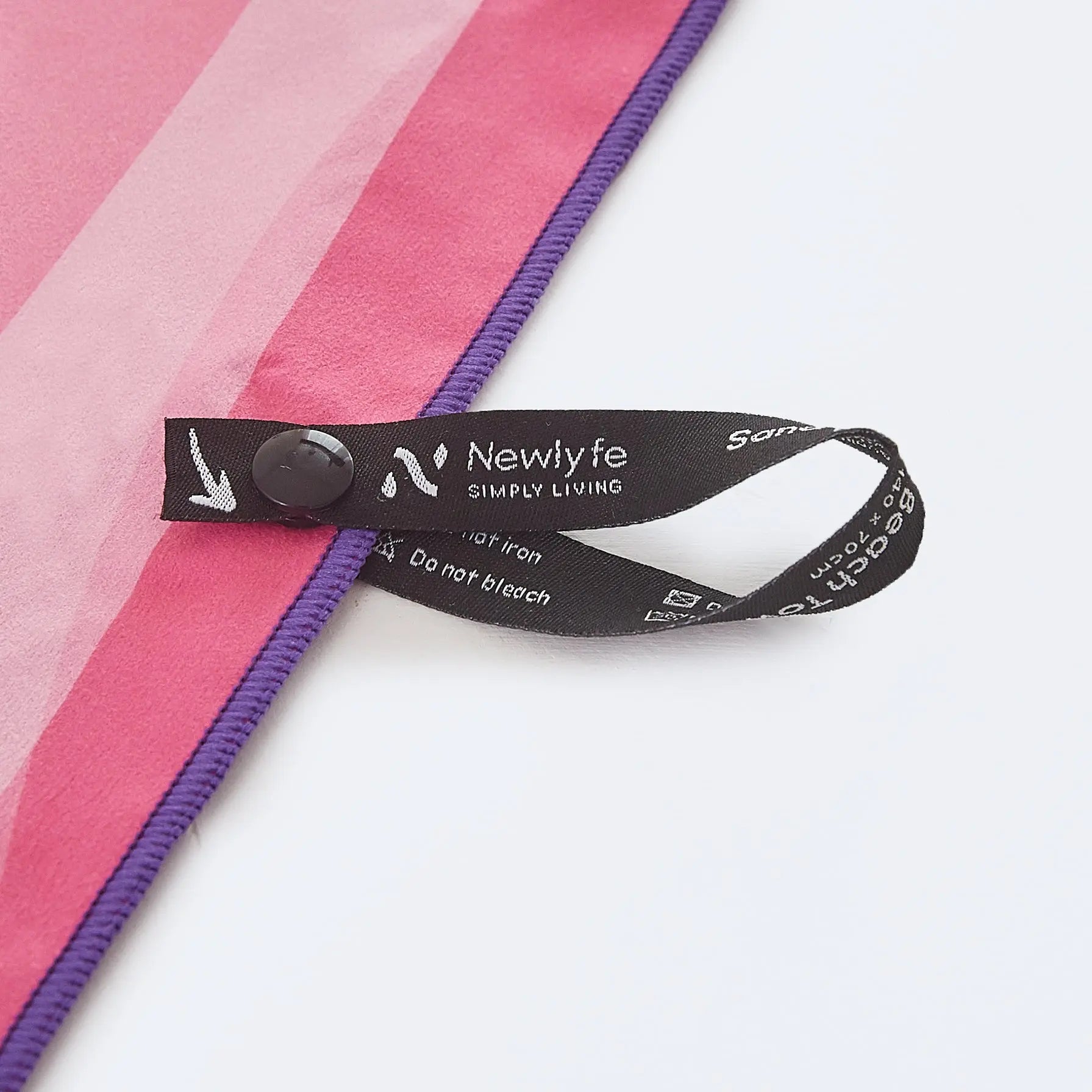Mindil Beach Towel & Pouch Newlyfe