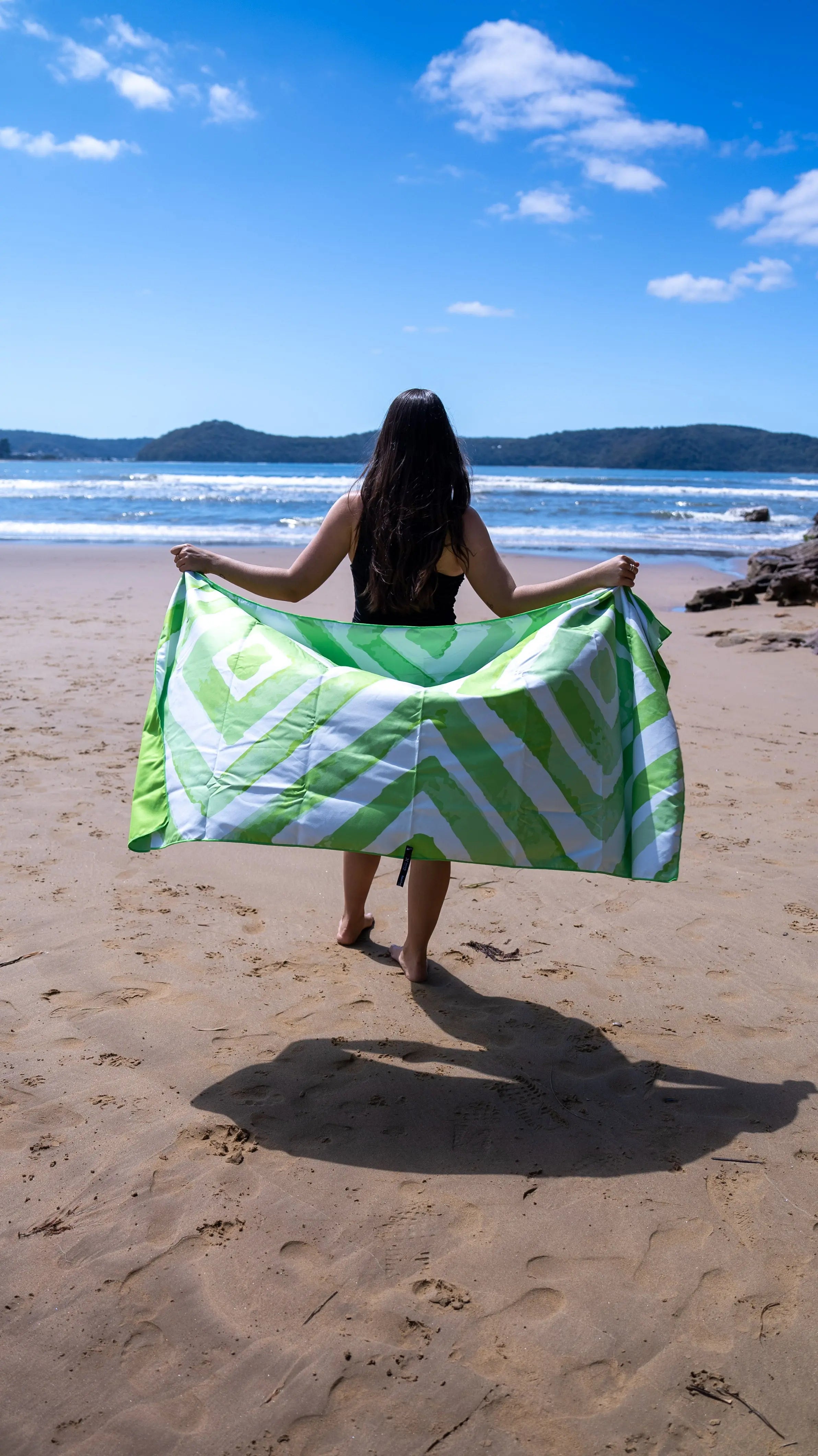 Greens Beach XL Beach Towel & Pouch Newlyfe