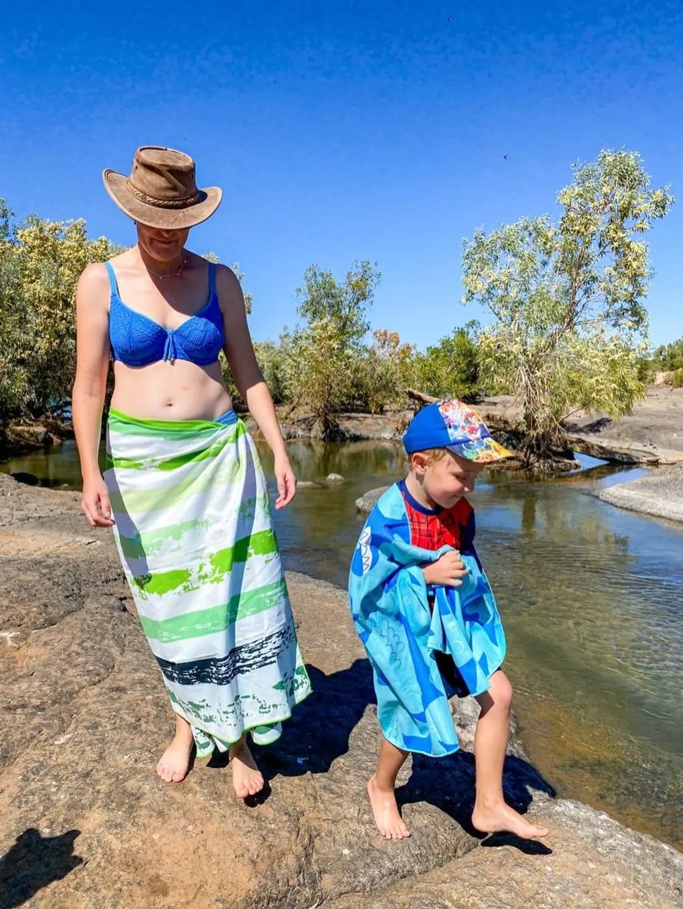 Bundle - Airlie Large Beach Towel & Pouch Newlyfe