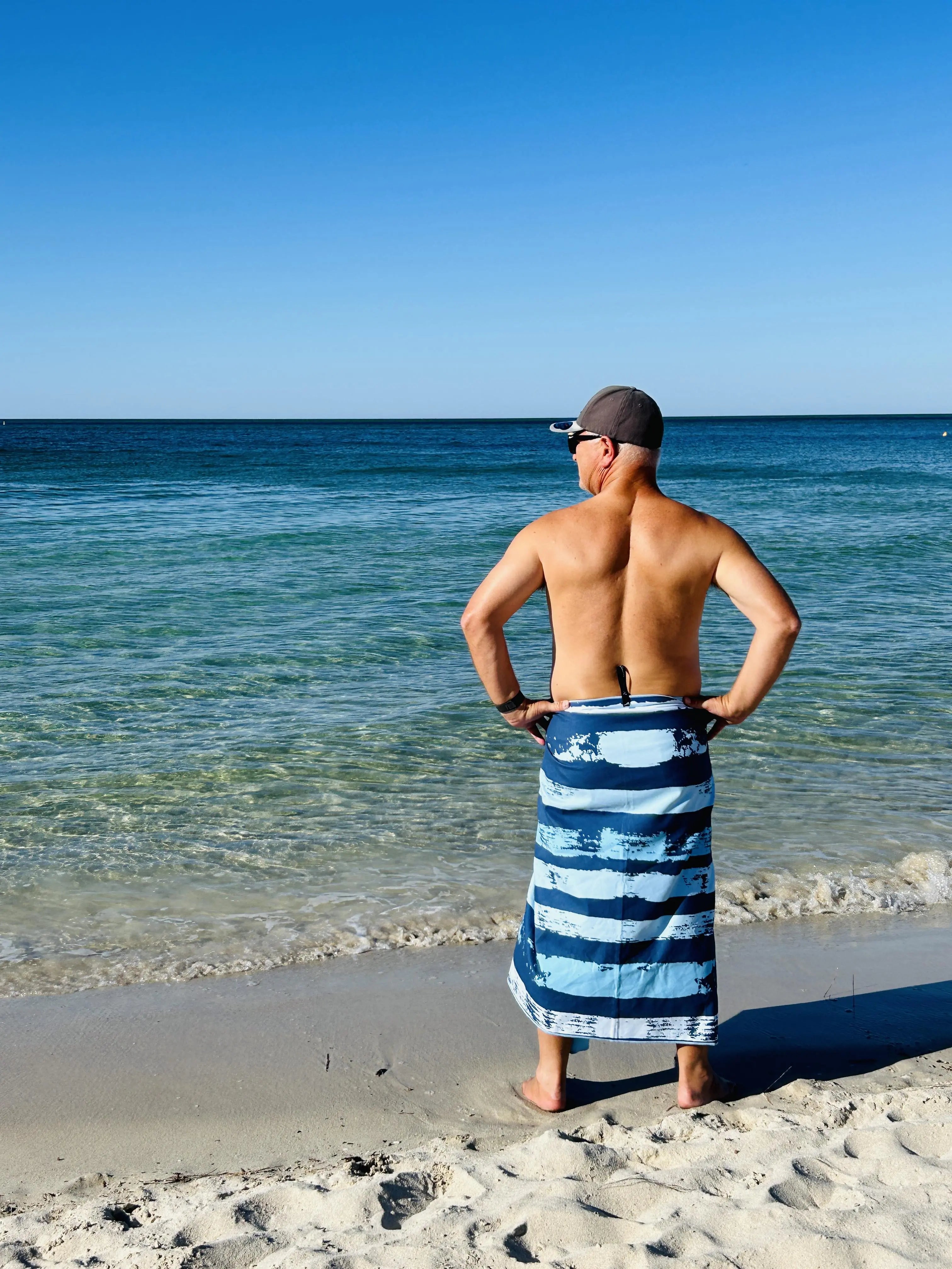 Trigg Beach XL Beach Towel & Pouch Newlyfe