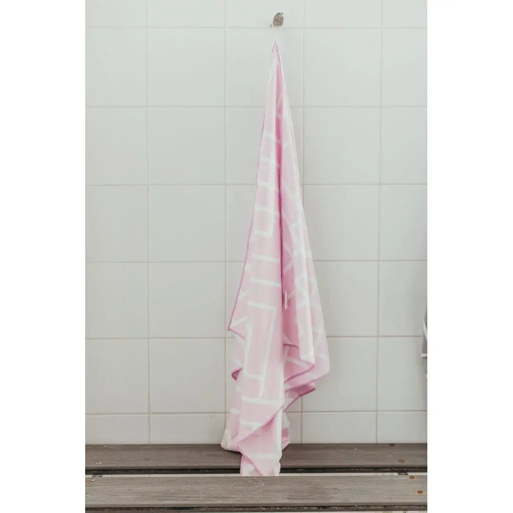 TRAVEL BATH TOWEL PINK